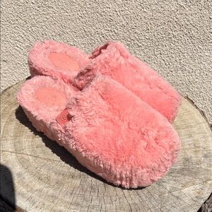 UGG Women's Cozy Pink Outside Clogs